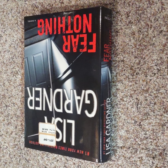 Lisa Gardner Fear Nothing Book - Picture 4 of 4